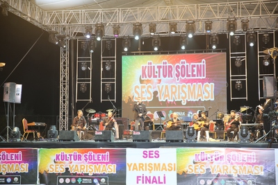 Gençlik ve Spor Bakanı Kasapoğlu, Rektörümüzün jüri üyeliğini yaptığı  "Kültür Şöleni ve Ses Yarışması" finaline katıldı