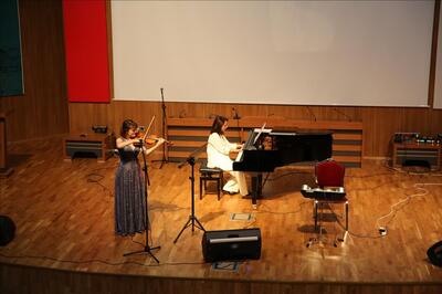 guzel-sanatlar-fakultesi-tarafindan-duzenlenen-3-muzik-festivali-ikinci-gununde-de-coskuyla-devam-e