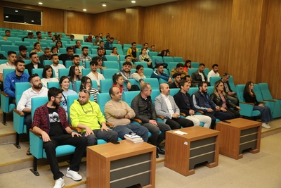 Üniversitemizde “Futbolda kondisyonerlik” konulu seminer düzenlendi